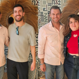David Broncano y Lalachus junto al dueño del restaurante