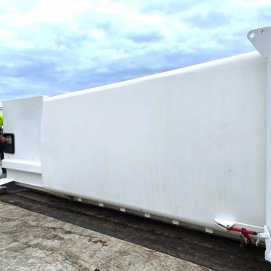 Compactadora de basura orgánica en Playa Blanca.