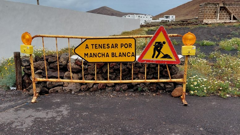 FOTO DEL CARTEL DEL DESVIO POR EL TABLERO