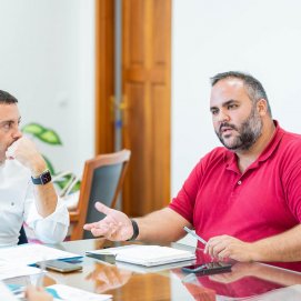 Samuel Martín junto al presidente del Cabildo