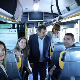 Presentación de las nuevas guaguas híbridas