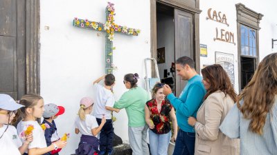 Enramado de cruces en La Villa, 2026