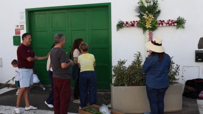 Enramado de cruces en La Villa, 2026