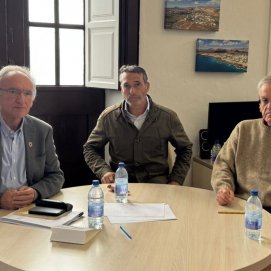 Reunión con el senador en el Ayuntamiento de Haría 