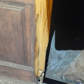 Los okupas, acusados de un delito de usurpación, forzaron la puerta de entrada a la vivienda