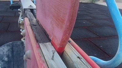 Estado de uno de los parques infantiles de Tías