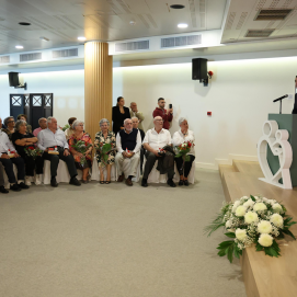 Homenaje a las parejas que llevan juntos más de 50 años