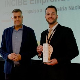 Alejandro Delgado recibe el premio del INCIBE en Arrecife. Emprendimiento.