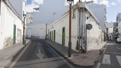 Arrecife y sus inmuebles abandonados. Fotos: Juan Mateos.