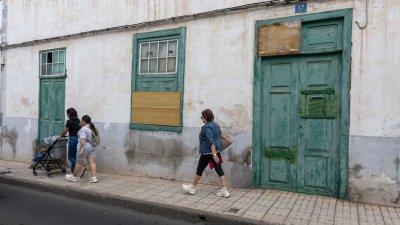 Arrecife y sus inmuebles abandonados. Fotos: Juan Mateos.