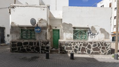 Arrecife y sus inmuebles abandonados. Fotos: Juan Mateos.
