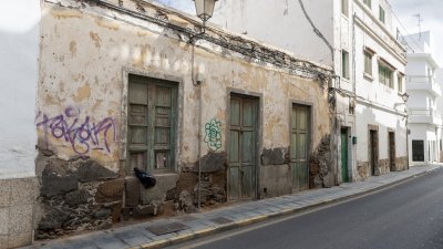 Arrecife y sus inmuebles abandonados. Fotos: Juan Mateos.