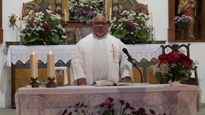 Los vecinos de Tao celebran la procesión en honor a Santa Rita de Casia, patrona de los casos imposibles