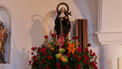 Los vecinos de Tao celebran la procesión en honor a Santa Rita de Casia, patrona de los casos imposibles