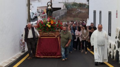 Los vecinos de Tao celebran la procesión en honor a Santa Rita de Casia, patrona de los casos imposibles