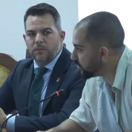 El joven lanzaroteño Yonay Alonso durante el pleno del Cabildo Insular