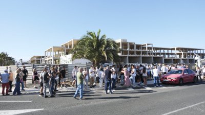 Concentración en uno de los esqueletos de Costa Teguise