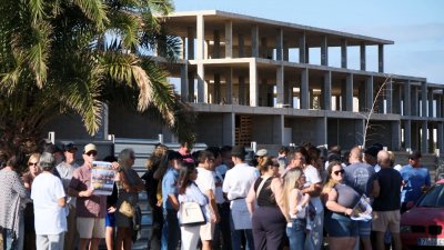 Concentración en uno de los esqueletos de Costa Teguise