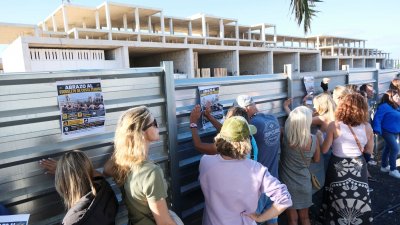 Concentración en uno de los esqueletos de Costa Teguise