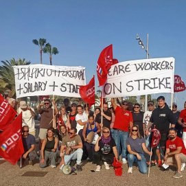 Empleados del Sol Meliá Lanzarote manifestándose en Lanzarote.