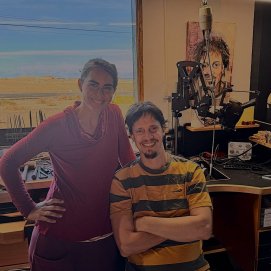 Yaiza Sepúlveda y Nacho Nanni en su taller de Caleta de Famara.