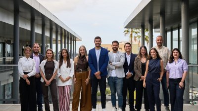 Foto de familia con los miembros de la nueva Junta de la Asociación de Jóvenes empresarios de la provincia. Emprendimiento.