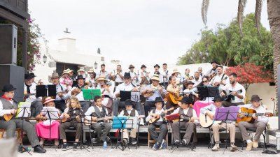 Clausura de las escuelas de folclore y bailes tradicionales