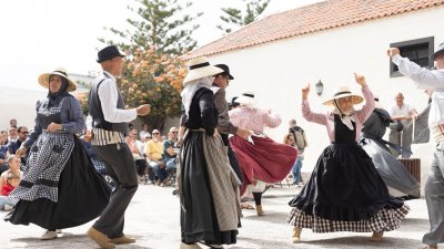Clausura de las escuelas de folclore y bailes tradicionales