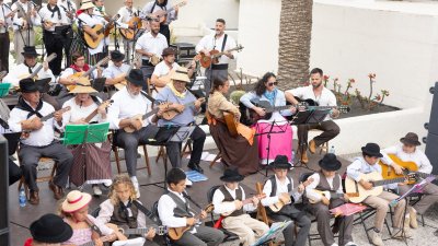 Clausura de las escuelas de folclore y bailes tradicionales