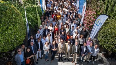 Foto de familia del III Encuentro anual de la Asociación Canaria de Agencias de Viajes y Turoperadores (ACAVyT)