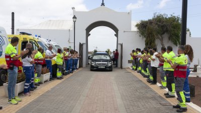 Último adiós al fallecido David Bonilla Curbelo. Fotos: Juan Mateos.