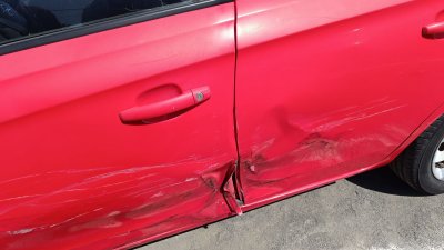 Un vehículo accidente. 