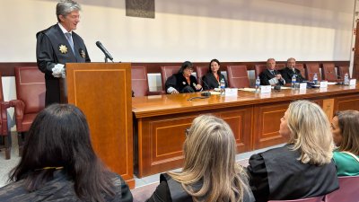 Toma de posesión  Carlos Viña Romero Presidente Consejo Canario de Colegios de Abogados 120626 2