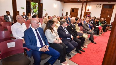 Toma de posesión  Carlos Viña Romero Presidente Consejo Canario de Colegios de Abogados 120626 3
