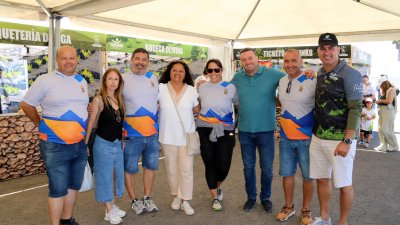 El alcalde y varios ediles junto a trabajadores del área de Deportes de Yaiza