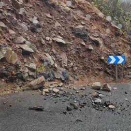 Cierran la carretera de las curvas de Malpaso por desprendimientos