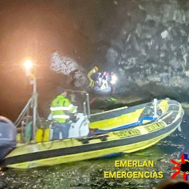 Rescatan de madrugada del mar a un hombre con signos de alteración en Puerto del Carmen