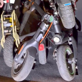 La Policía Local de Arrecife ha inacutado en estos controles 8 patinetas por carecer de homologación o para garantía de pago a infractores no residentes  