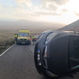 Herido tras volcar con su vehículo cerca de Femés