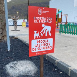  ‘Enseña con ejemplo. Recoge las heces de tu perro’ 