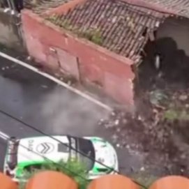 Pilotos de Lanzarote protagonizan impactante accidente en el Rally de Tenerife al derrumbar una casa abandonada