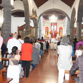Asistentes a la Vigilia Pascual durante la Semana Santa.