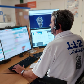 Trabajador del 112 en Canarias