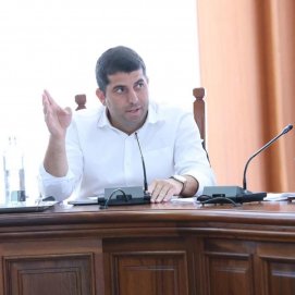 El consejero Benjamin Perdomo en el pleno del Cabildo de Lanzarote.