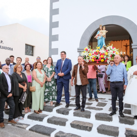 Procesión en Montaña Blanca