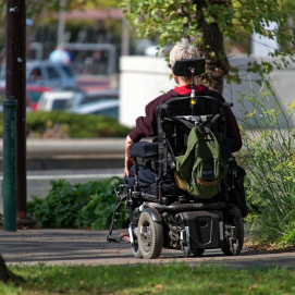 Una mujer con discapacidad. Foto: Pixabay