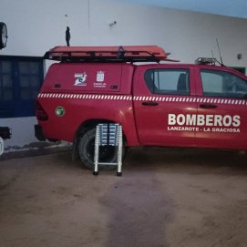 Vehículos de los bomberos en La Graciosa
