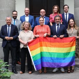 El Parlamento de Canarias se suma al Día del Orgullo LGTBIQ+ 