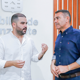 El presidente del Cabildo, Oswaldo Betancort, y Jesús Machín, consejero de Política Territorial