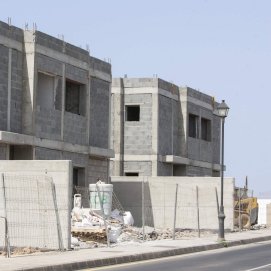 Viviendas en construcción en Arrecife. Foto: Juan Mateos.